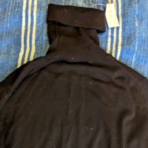 NWT. Black gap turtleneck. Small tall.